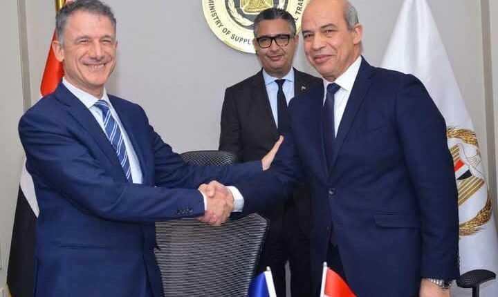 وزير التموين