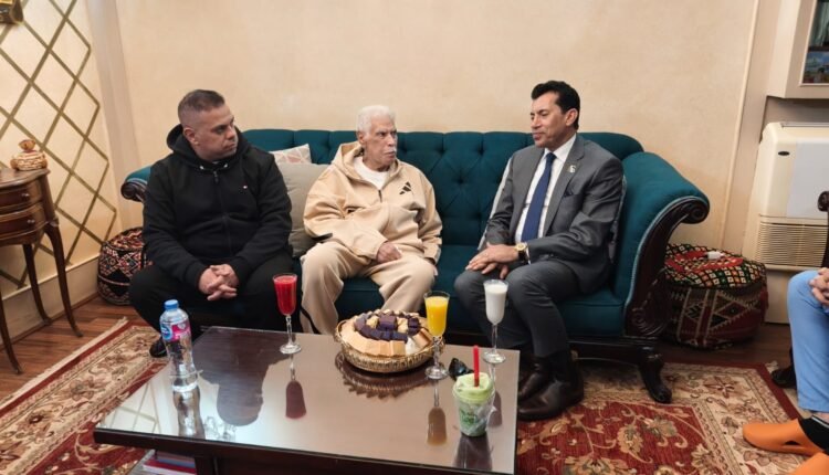 وزير الشباب والرياضة